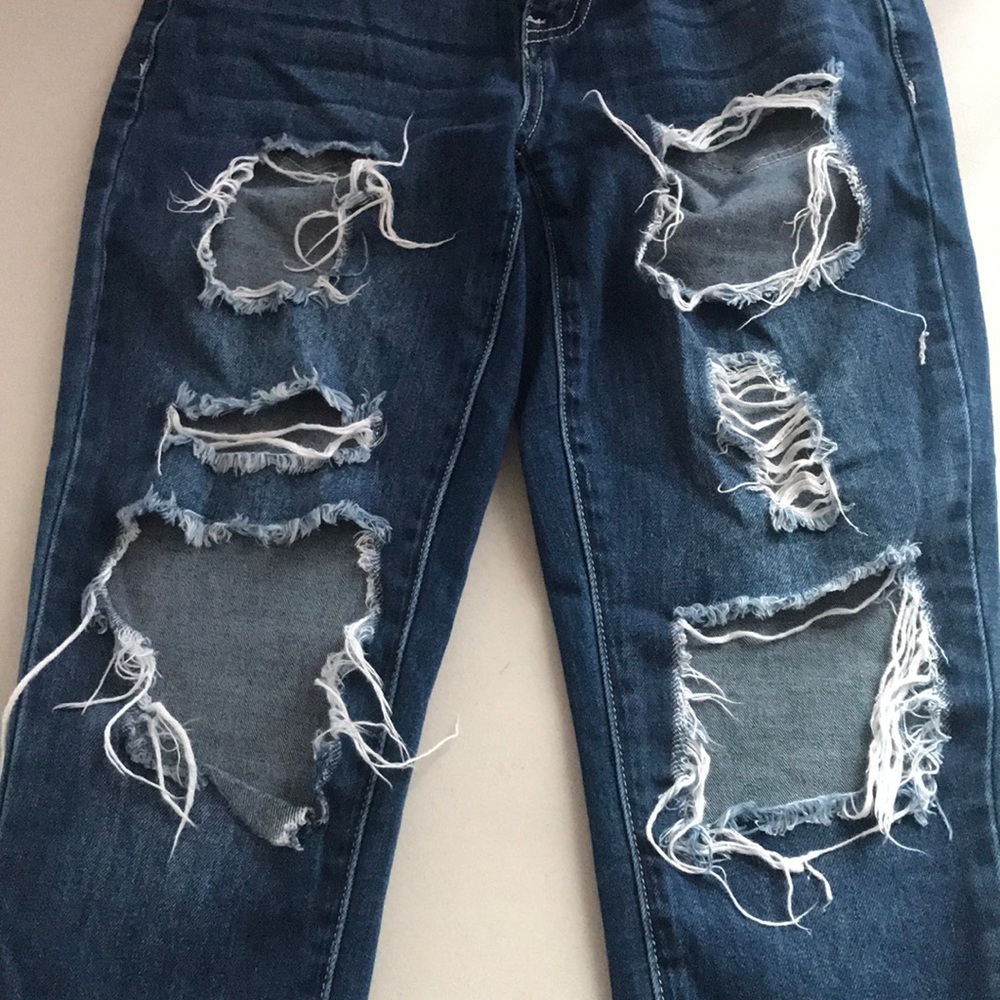 Ripped jeans - Picture 2 of 4